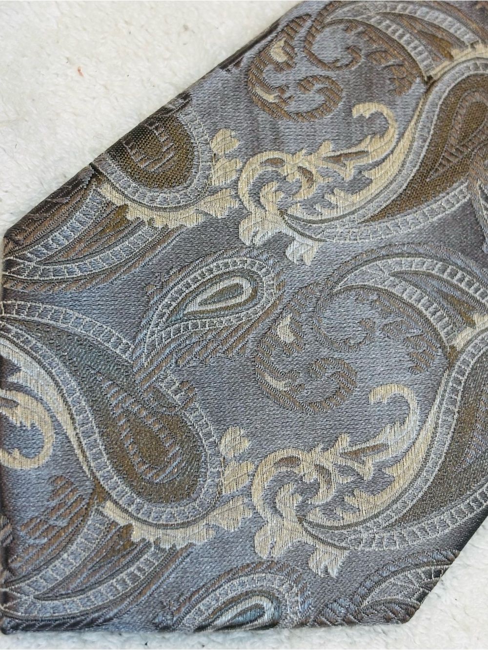 Brand New Stylish Tie From The Tie Bar